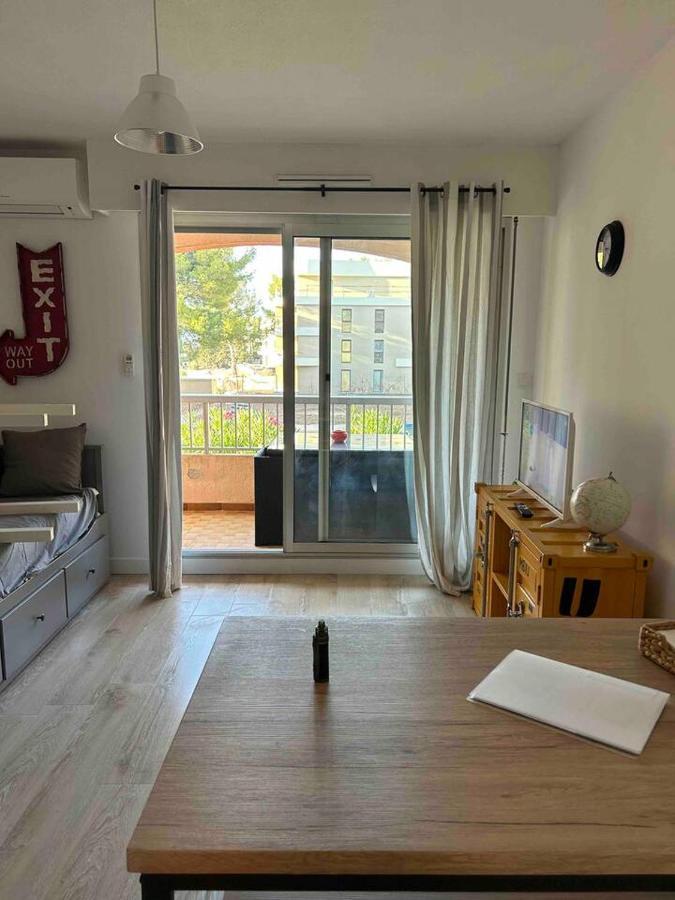 Pin Rollan Beach Saint-Mandrier-sur-Mer Exterior photo